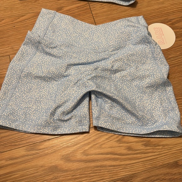 Rare collective speckled blue size medium halter sports bra and shorts set - Picture 4 of 7